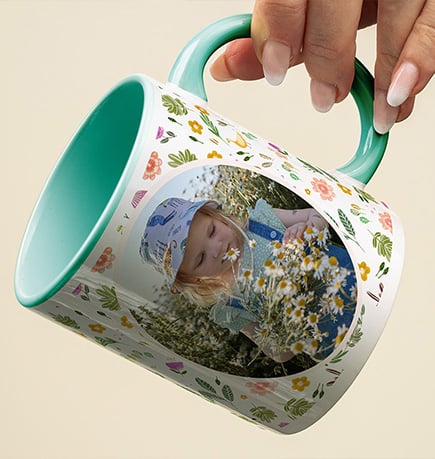 Kubek z kolorowym środkiem